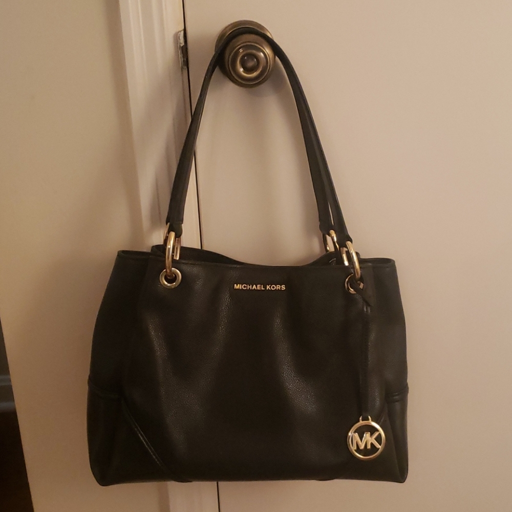 Micheal Kors purse